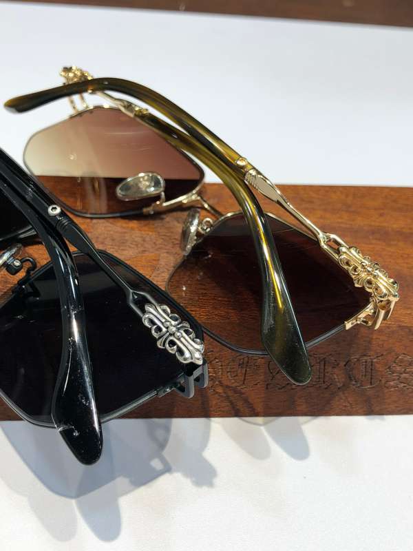 Picture of Chrome Hearts Sunglasses _SKUfw52080530fw